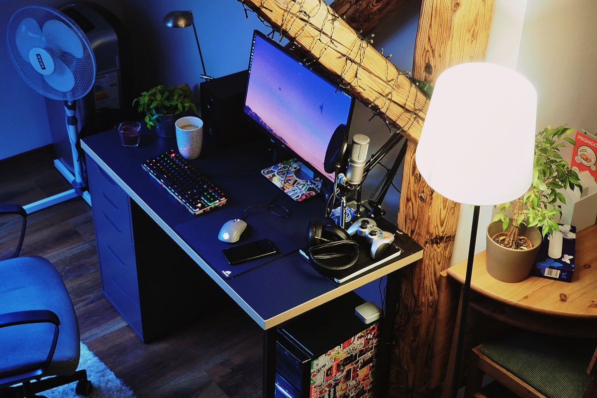 Photo of the desk from afar